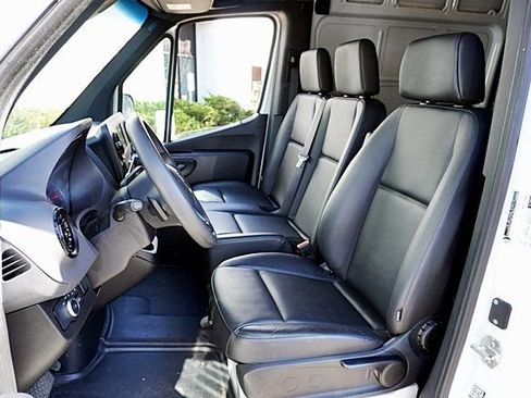 Used 2024 Mercedes-Benz Sprinter 2500 image 20