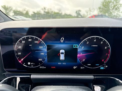 Used 2025 Mercedes-Benz GLA 250 image 10