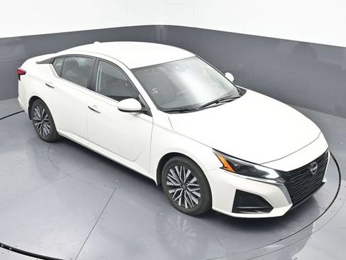 Used 2023 Nissan Altima 2.5 SV FWD image 30