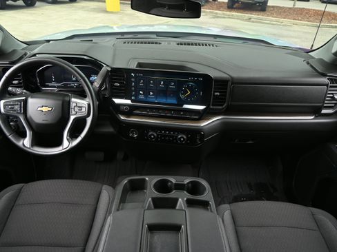 Used 2024 Chevrolet Silverado 1500 LT AWD/4WD image 31