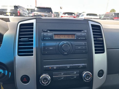 Used 2011 Nissan Frontier SV AWD/4WD image 15