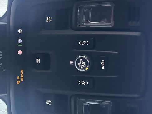 Used 2025 Chevrolet Suburban RST w/ Comfort Package image 7