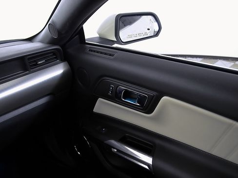 Used 2015 Ford Mustang 50 Years RWD image 24