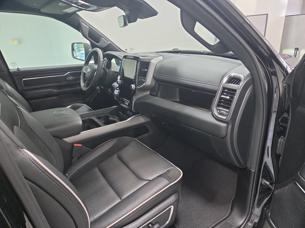 Used 2026 RAM 1500 Laramie AWD/4WD image 16