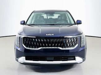 Used 2025 Kia Carnival video 2