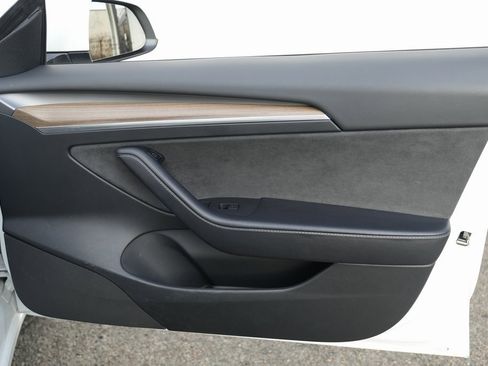 Used 2023 Tesla Model 3 Standard Range image 34