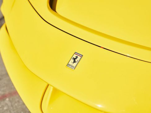 Used 2022 Ferrari SF90 Stradale image 6