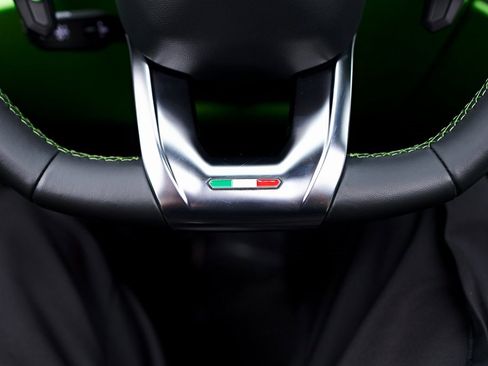 Used 2022 Lamborghini Urus image 71