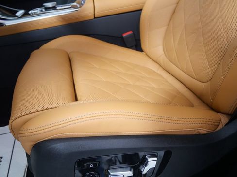New 2026 BMW X7 M60i AWD/4WD image 9