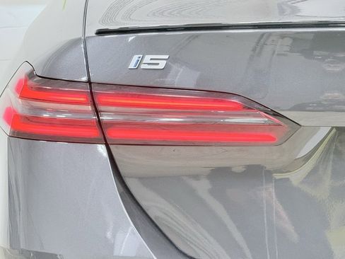 Used 2024 BMW i5 M60 w/ Premium Package image 19