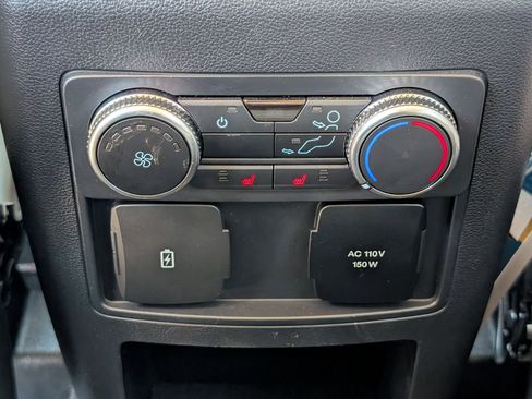 Used 2021 Ford Explorer Limited w/ Equipment Group 301A AWD/4WD image 32