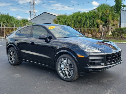 Used 2021 Porsche Cayenne Turbo AWD/4WD image 2