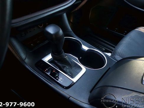 Used 2019 Toyota Highlander LE image 19