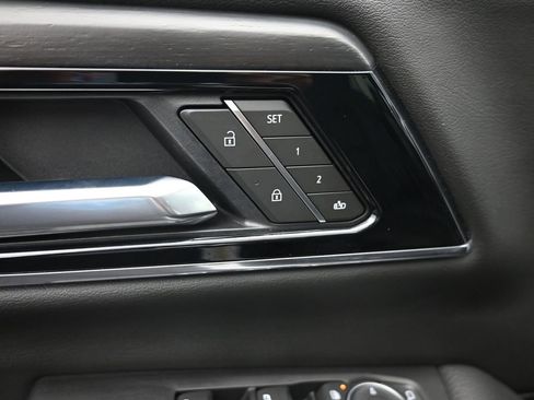 Used 2025 GMC Yukon Denali image 24