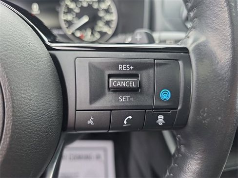 Certified 2022 Nissan Rogue SV w/ SV Premium Package image 35