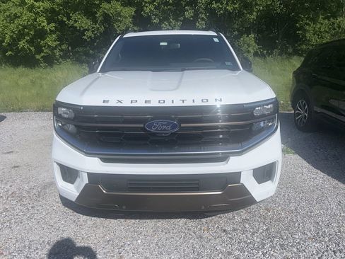 Used 2025 Ford Expedition King Ranch AWD/4WD image 2