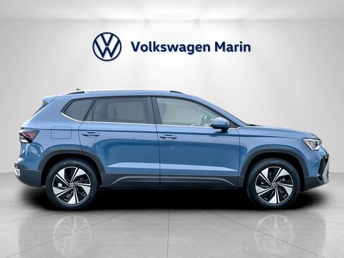 New 2026 Volkswagen Taos SE image 6