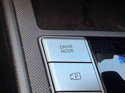 Certified 2024 Hyundai Elantra SEL FWD image 19