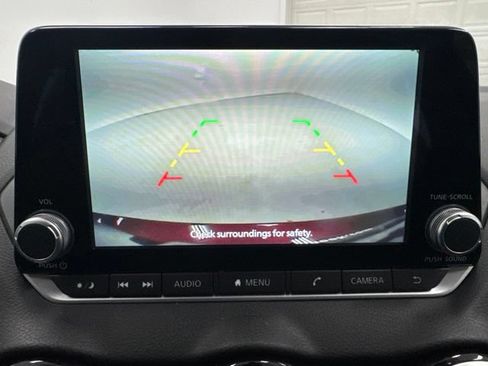 Used 2025 Nissan Sentra SV FWD image 16