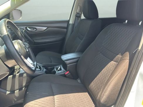 Used 2020 Nissan Rogue SV FWD image 23