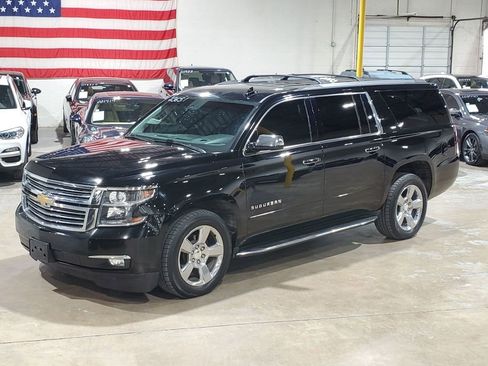 Used 2020 Chevrolet Suburban Premier image 40