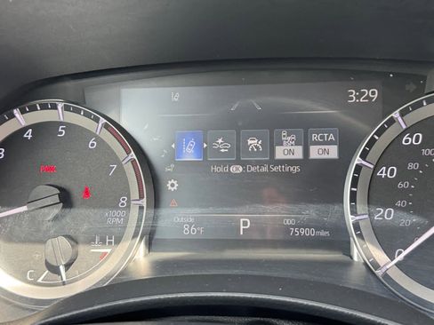 Used 2023 Toyota Highlander LE FWD image 24