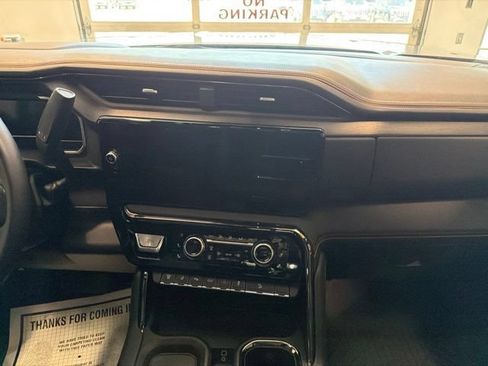 Used 2025 GMC Sierra 2500 AT4 w/ AT4 Premium Plus Package AWD/4WD image 27
