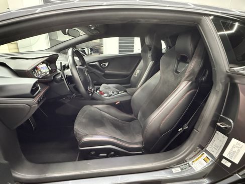 Used 2017 Lamborghini Huracan LP 610-4 AWD/4WD image 12