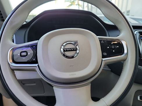 Used 2023 Volvo XC90 B6 Plus AWD/4WD image 9