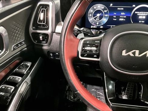 Used 2023 Kia Sorento SX image 11