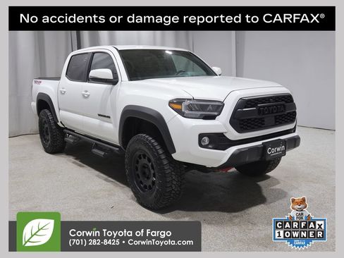Used 2022 Toyota Tacoma TRD Off-Road w/ TRD Premium Off Road Package AWD/4WD image 1