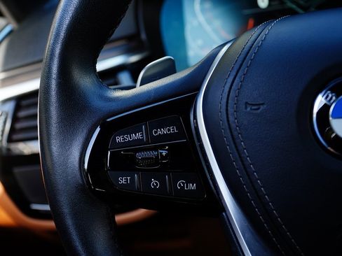 Used 2022 BMW 530i xDrive w/ M Sport Package image 27