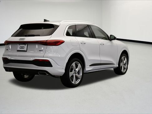 Used 2025 Audi Q5 Premium Plus w/ Premium Plus image 5