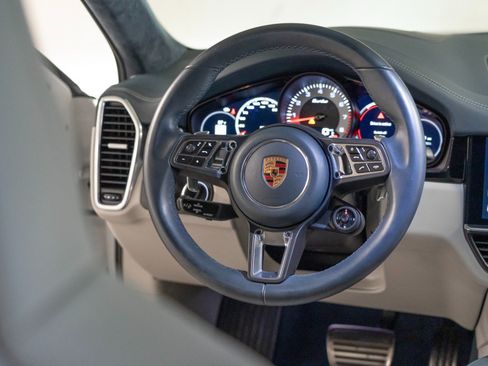 Used 2023 Porsche Cayenne Turbo AWD/4WD image 26