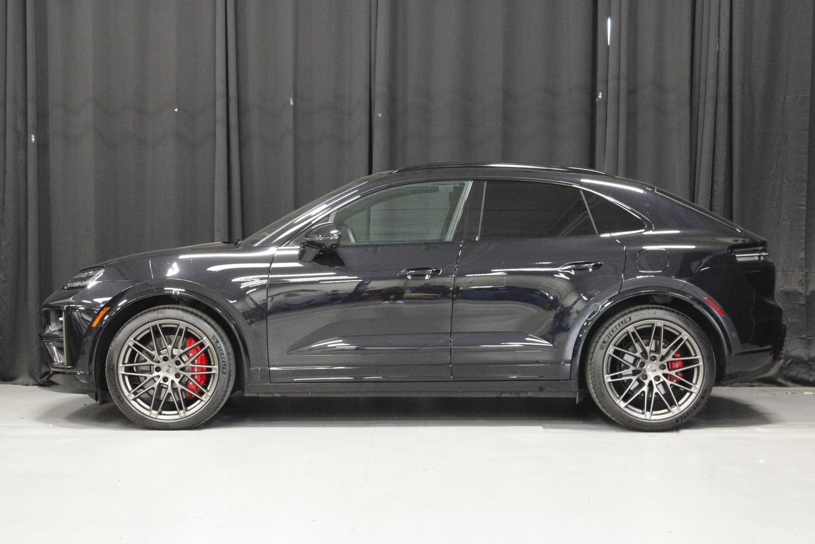 Certified 2025 Porsche Macan Turbo Electric AWD/4WD image 2