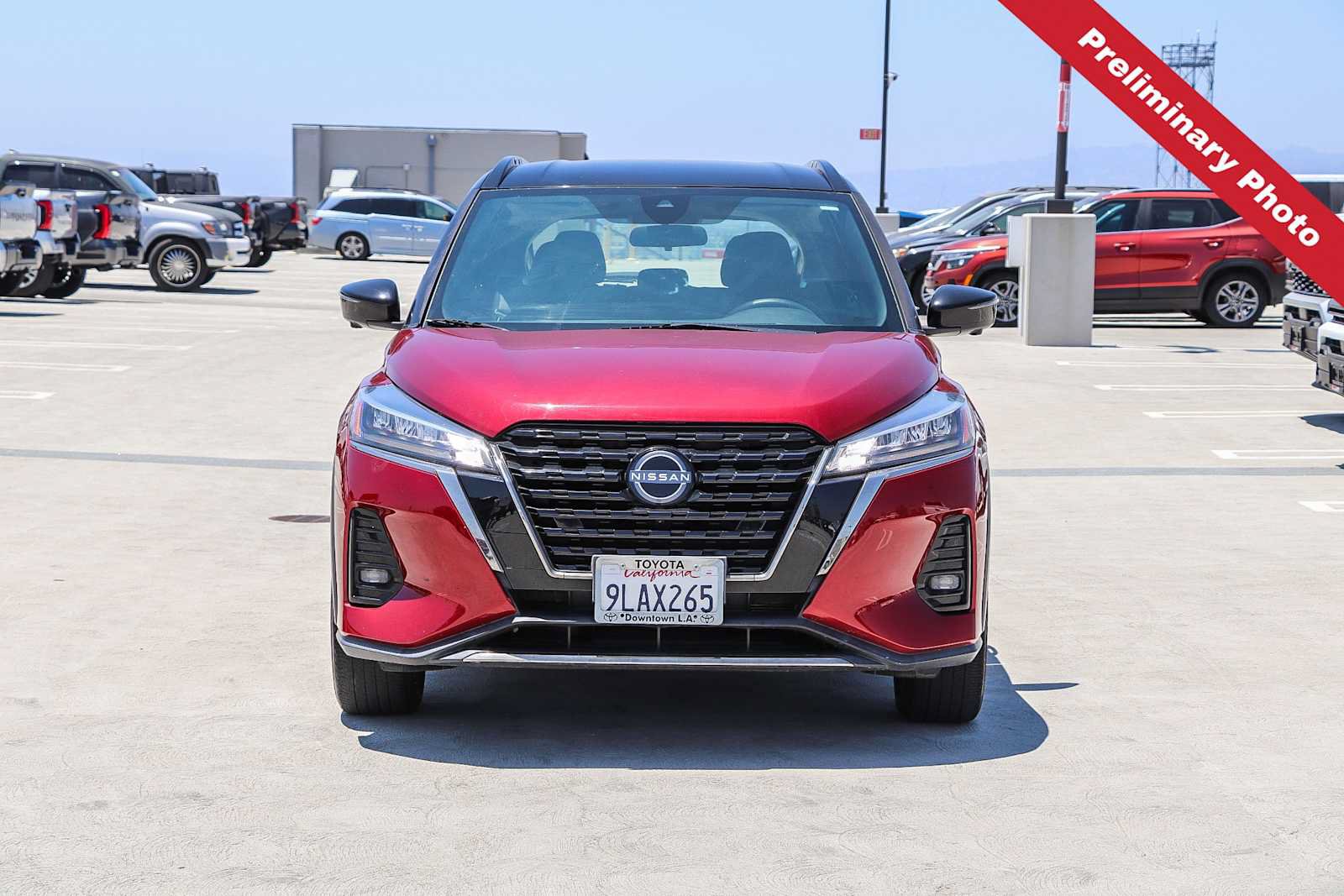 Used 2022 Nissan Kicks SR FWD image 2