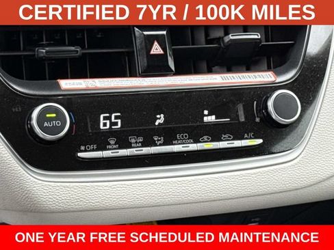 Used 2025 Toyota Corolla LE w/ LE Premium Package FWD image 21