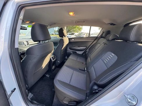 Used 2018 Kia Sportage LX FWD image 11