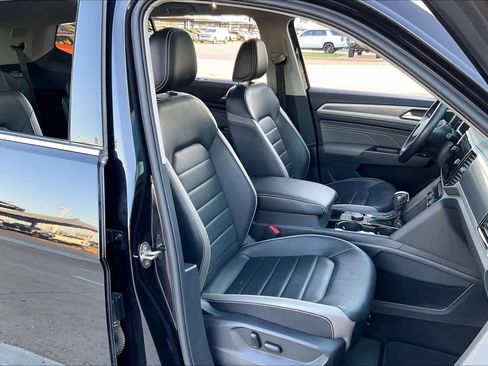 Used 2022 Volkswagen Atlas SEL Premium image 10