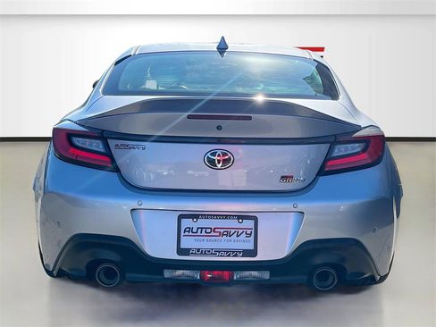 Used 2023 Toyota GR86 Premium image 6