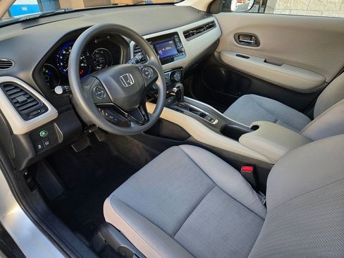 Used 2016 Honda HR-V LX image 9