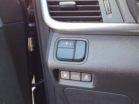 Used 2017 Kia Optima EX image 18