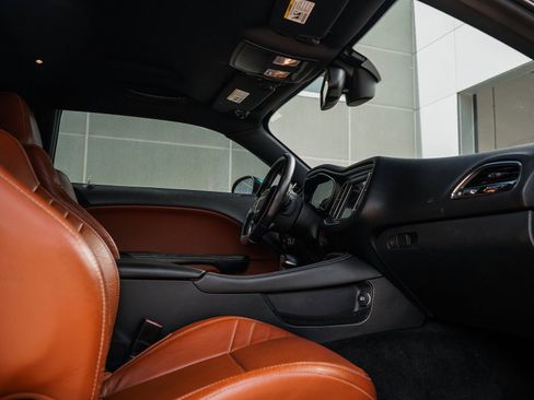 Used 2015 Dodge Challenger SRT Hellcat RWD image 7