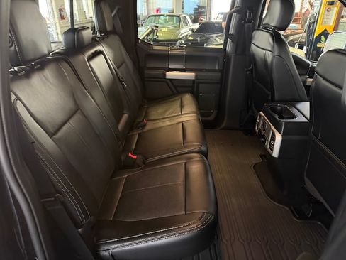 Used 2019 Ford F150 Lariat w/ Equipment Group 502A Luxury AWD/4WD image 17