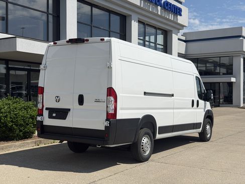 New 2026 RAM ProMaster 3500 w/ Cold Weather Group FWD image 4