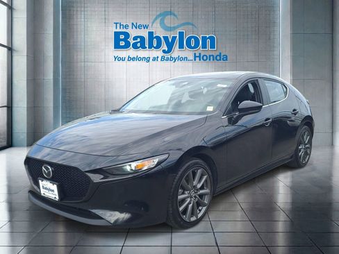 Used 2023 MAZDA MAZDA3 s FWD image 1