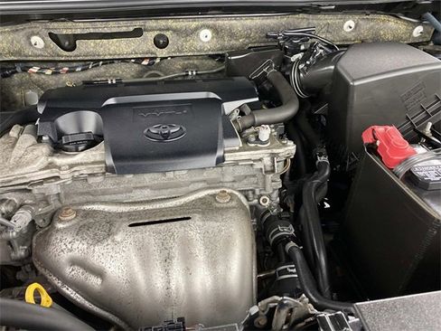 Used 2015 Toyota RAV4 Limited image 31