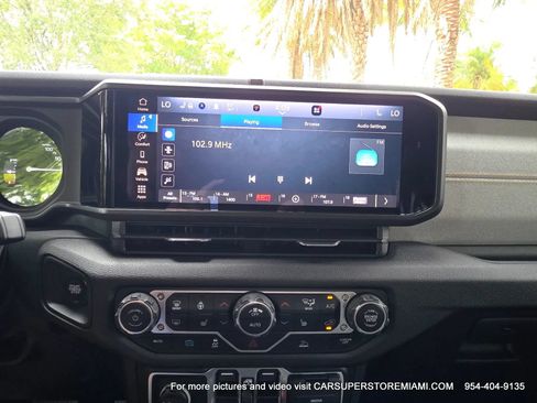 Used 2024 Jeep Wrangler Unlimited w/ Convenience Group AWD/4WD image 53