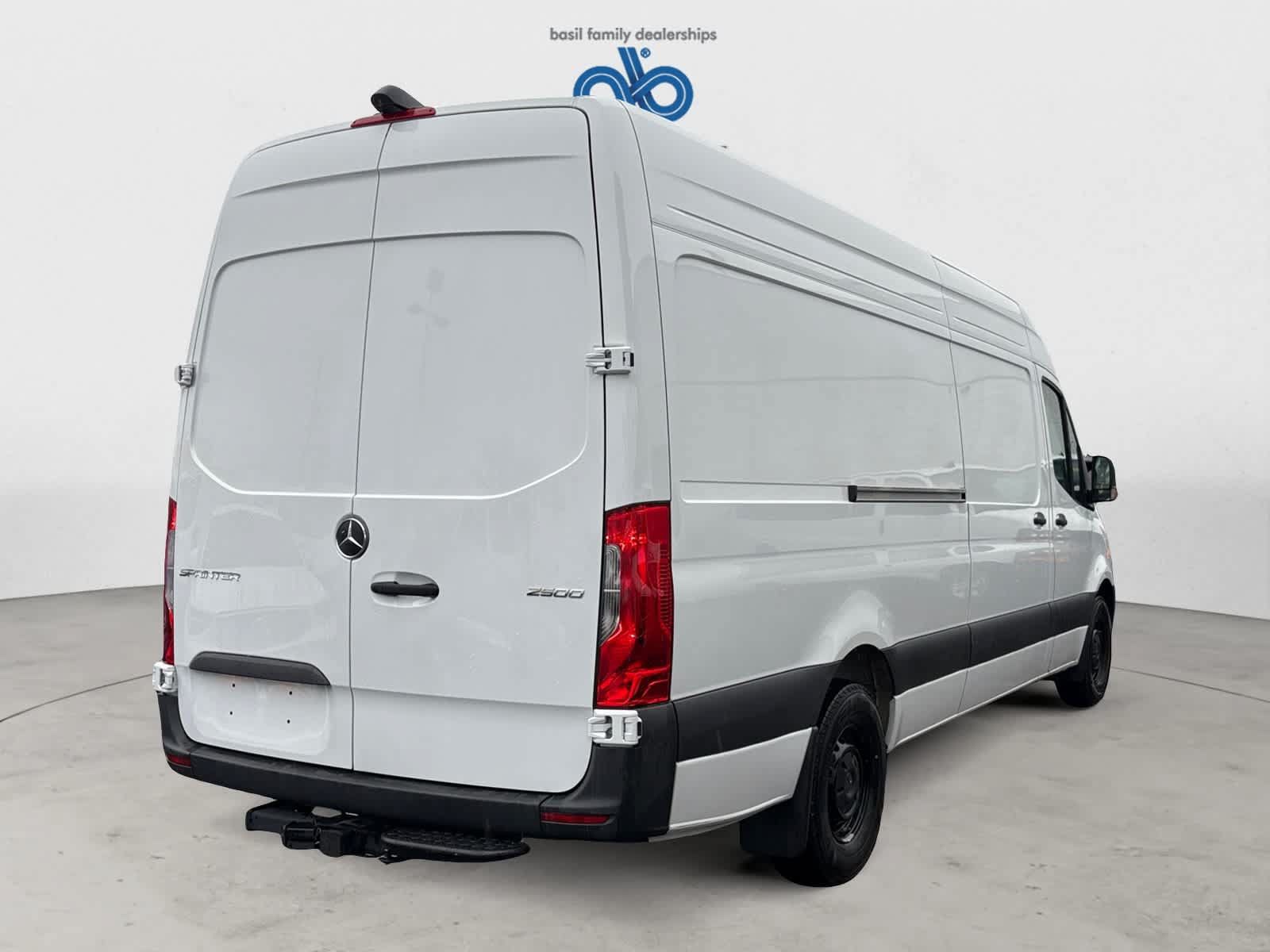 Used 2025 Mercedes-Benz Sprinter 2500 image 6
