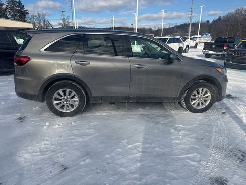 Used 2019 Kia Sorento LX image 6